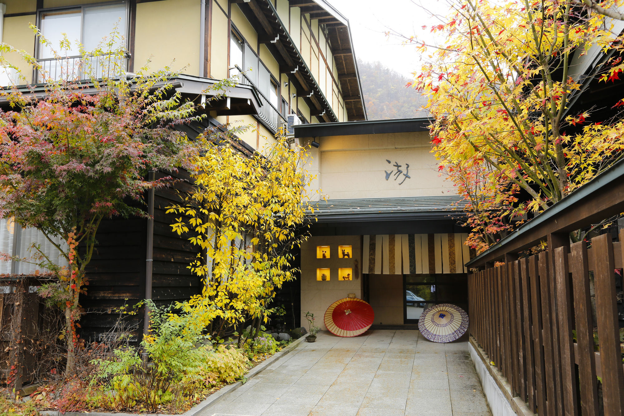 Ryokan Kutsuroginoya Yuu Takayama  Esterno foto